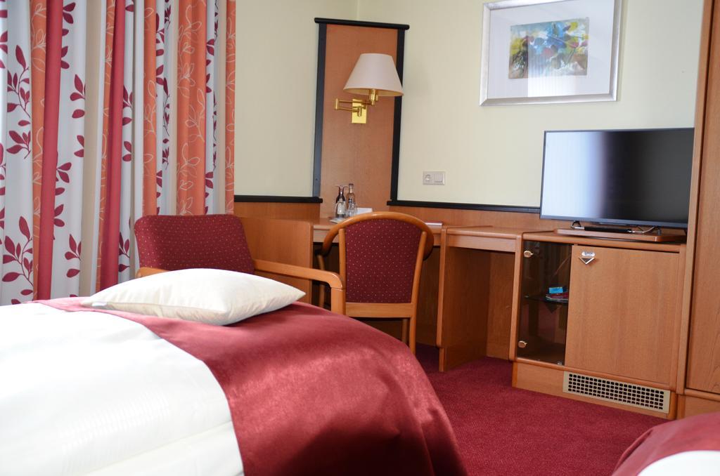 Hotel Exquisit Минден Экстерьер фото